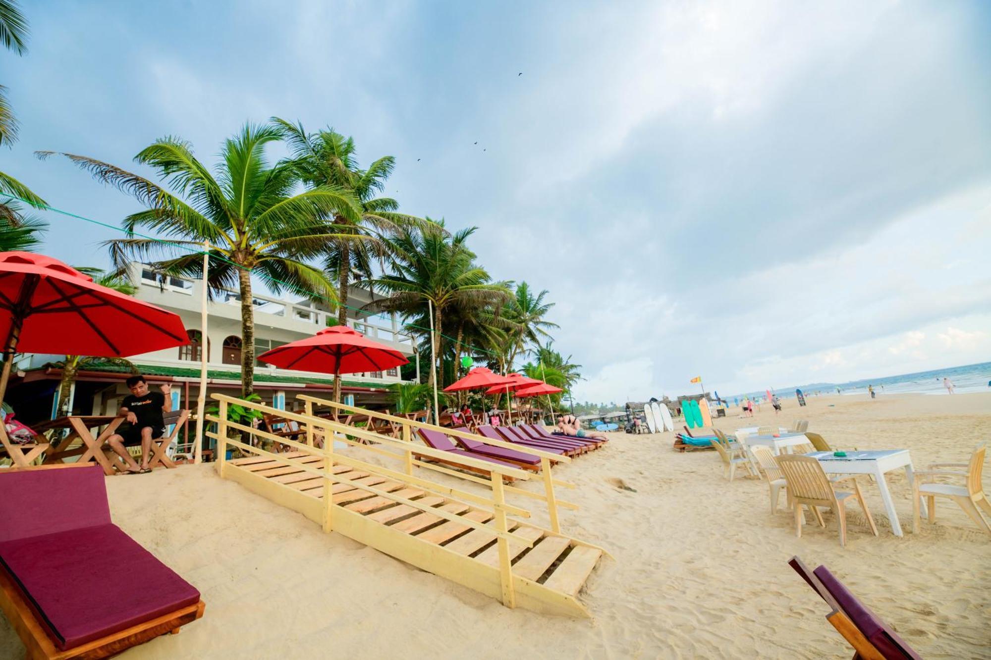 Royal Beach Hotel & Restaurant Hikkaduwa Exterior foto